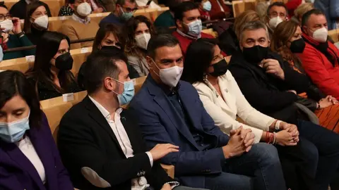 Pedro Sánchez y Luis Tudanca en un acto electoral en Zamora