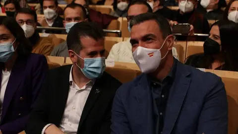 Pedro Sánchez y Luis Tudanca en un acto electoral en Zamora