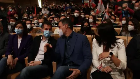 Pedro Sánchez y Luis Tudanca en un acto electoral en Zamora