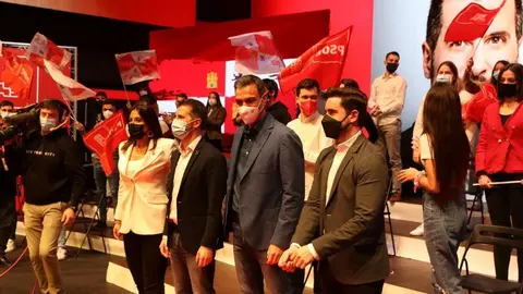 Pedro Sánchez y Luis Tudanca en un acto electoral en Zamora