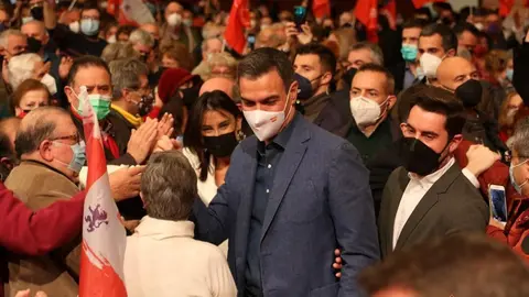Pedro Sánchez y Luis Tudanca en un acto electoral en Zamora