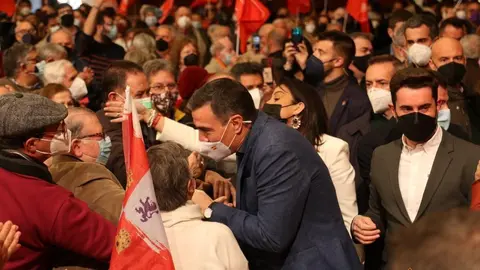 Pedro Sánchez y Luis Tudanca en un acto electoral en Zamora