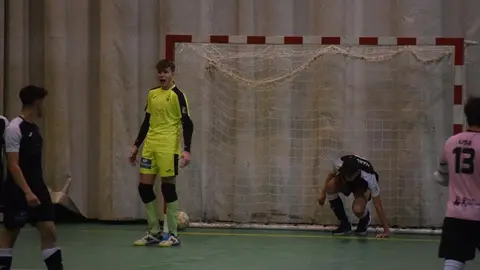 Pablo se lamenta tras encajar un gol. Fotografía: River Alimentos Zamora