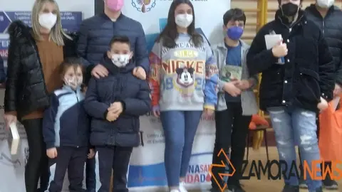 Foto de familia de los premiados