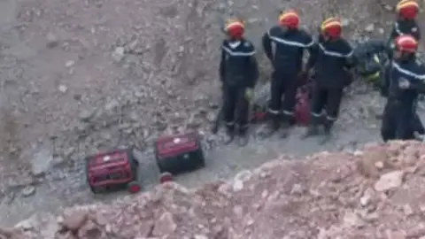 Captura de la imagen sobre el rescate en Marruecos.