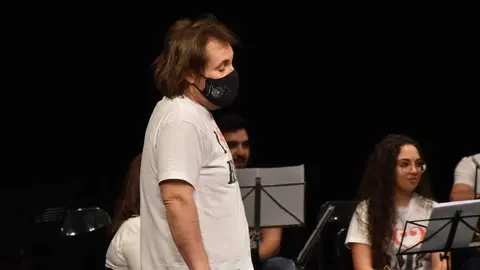 735d6de4-7247-46b3-a6de-2fb4350b9971