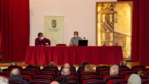 El alcalde de Tábara y el procurador socialista en Tábara