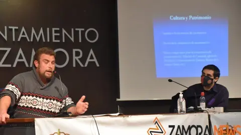 Acto de UPL en La Alhóndiga