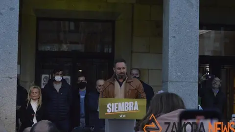 Santiago Abascal durante su visita a Zamora en la campaña electoral