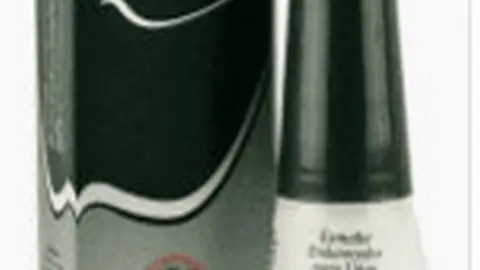 El esmalte de uñas retirado. Foto Amazon