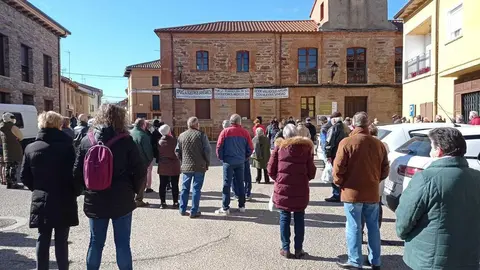 Última concentración realizada en la Plaza del Reloj de Tábara por una sanidad rural digna