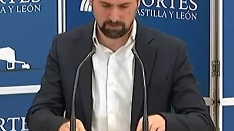 Luis Tudanca en rueda de prensa, tras la reunión con Mañueco