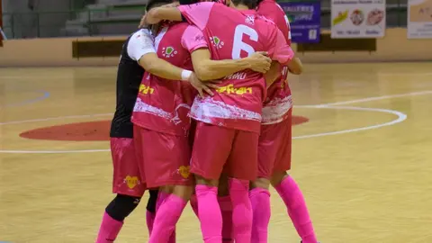 Gol celebrado por el River Zamora.