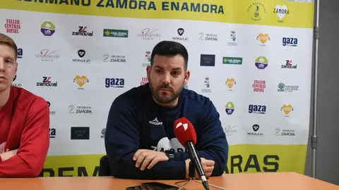 Iván López, entrenador del BM Zamora.