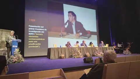 Homenaje a Miguel Ángel Mateos en el Teatro Ramos Carrión