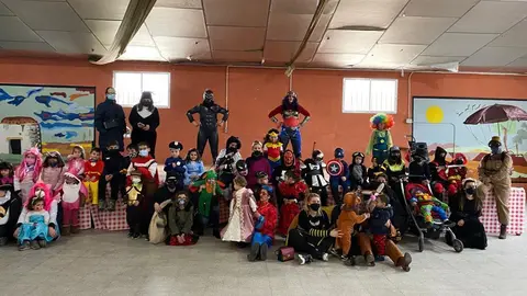 Los pequeños participantes en el carnaval de Villamor de los Escuderos