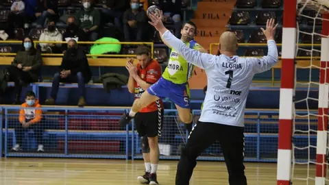 Encuentro entre el BM Zamora Enamora y el Acanor Nováas Valinox