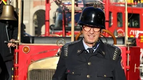 carlos bombero y camión 
