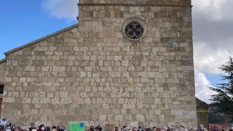 Concentración en defensa de la Sanidad Pública en Fuente el Carnero.