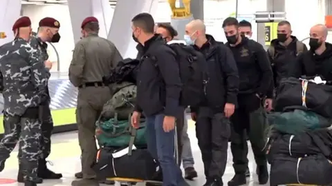 Convoy a su llegada a Barajas. Foto leonoticias