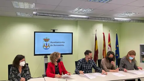 toma posesión auxiliares benavente