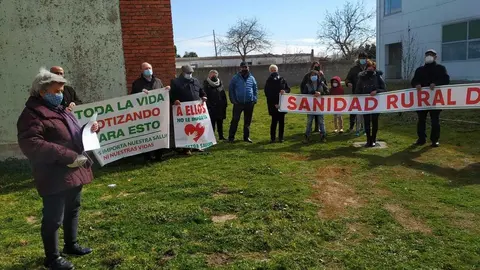 Nueva protesta a las puertas del centro de salud de Bermillo de Sayago
