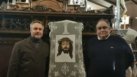 Donación del nuevo paño para La Verónica de Vulgo Congregación