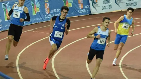 Samuel G en el Campeonato de España en pista cubierta Sub18