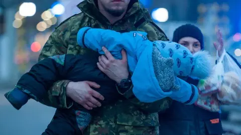 Refugiados ucranianos huyendo de la guerra. Fotografía: Facebook de la Comisión Europea en España