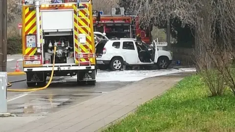 Bomberos en Valorio. Foto de archivo
