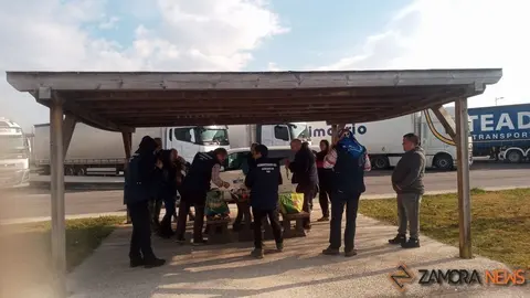 El convoy zamorano durante un descanso