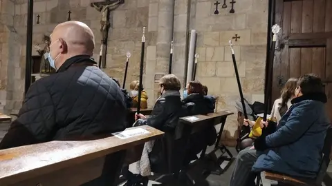 Mayordomos en la Iglesia de San Juan. Foto Aroa Colmenero