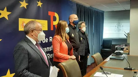La delegada del Gobierno en Castilla y León, Virginia Barcones, y el jefe superior de Policía Nacional, Juan José Campesino