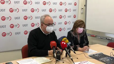 Ángel del Carmen y Trinidad Acebes anuncian movilizaciones. Foto Marcos Vicente