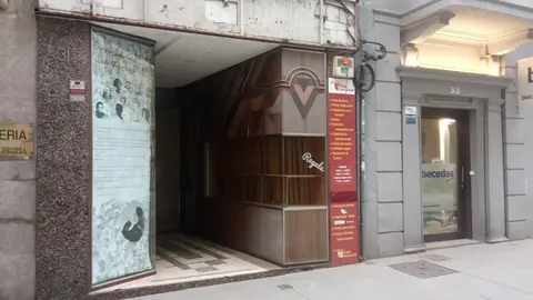 Fachada del estanco de San Torcuato