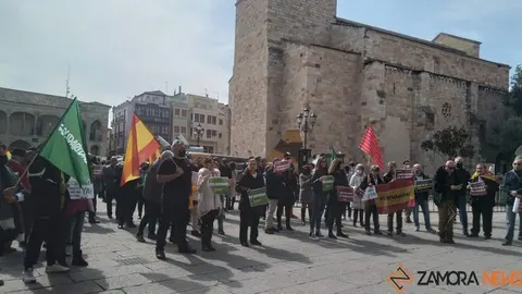 Concentración de Vox ante el Ayuntamiento de Zamora