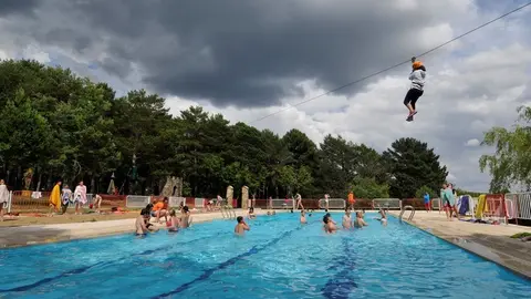 Piscina en el campamento de San Pedro de las Herrerías