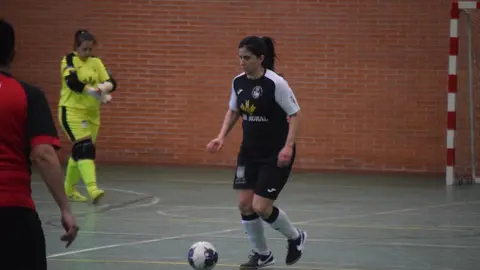 Lara Morín, con la bola, en un partido anterior