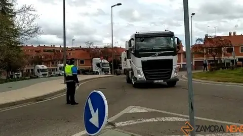 Marcha de camiones por Zamora. Foto Paco Colmenero