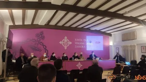 Reunión del Cabildo Mayor. Foto Paco Colmenero