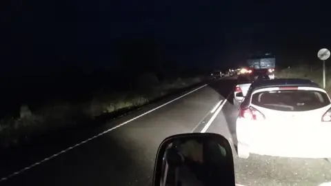 Vehículos en la carretera CL-527