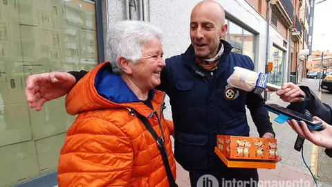 Nines entrega el dinero recaudado a la ONG Acción Norte, vía Interbenavente.es