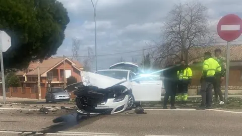 Guardia Civil en el lugar del accidente de tráfico
