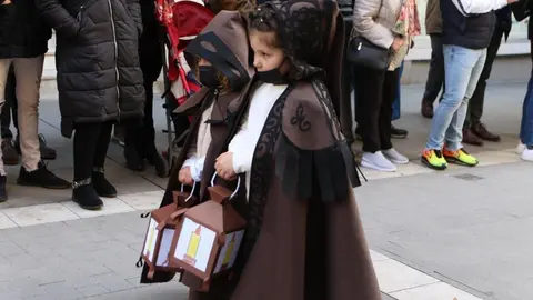 procesión de las Capas Pardas de los alumnos de la Medalla Milagrosa