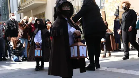 procesión de las Capas Pardas de los alumnos de la Medalla Milagrosa