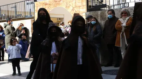procesión de las Capas Pardas de los alumnos de la Medalla Milagrosa