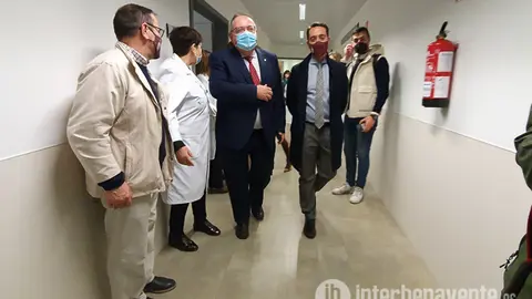 Visita del consejero de Sanidad, Alejandro Vázquez, a la nueva Unidad de diálisis del Hospital de Benavente. Fotografía: Interbenavente/Archivo