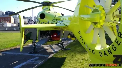 Helicóptero medicalizado imagen de archivo