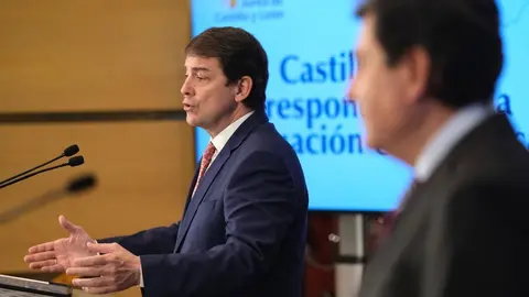 El presidente de la Junta, Alfonso Fernández Mañueco, comparece tras el Consejo de Gobierno para presentar las iniciativas de respuesta ante la situación económica