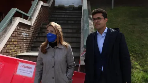 La portavoz del Partido Popular en el Ayuntamiento de Zamora, Mayte Martín Pozo, junto al viceportavoz Víctor López De la Parte